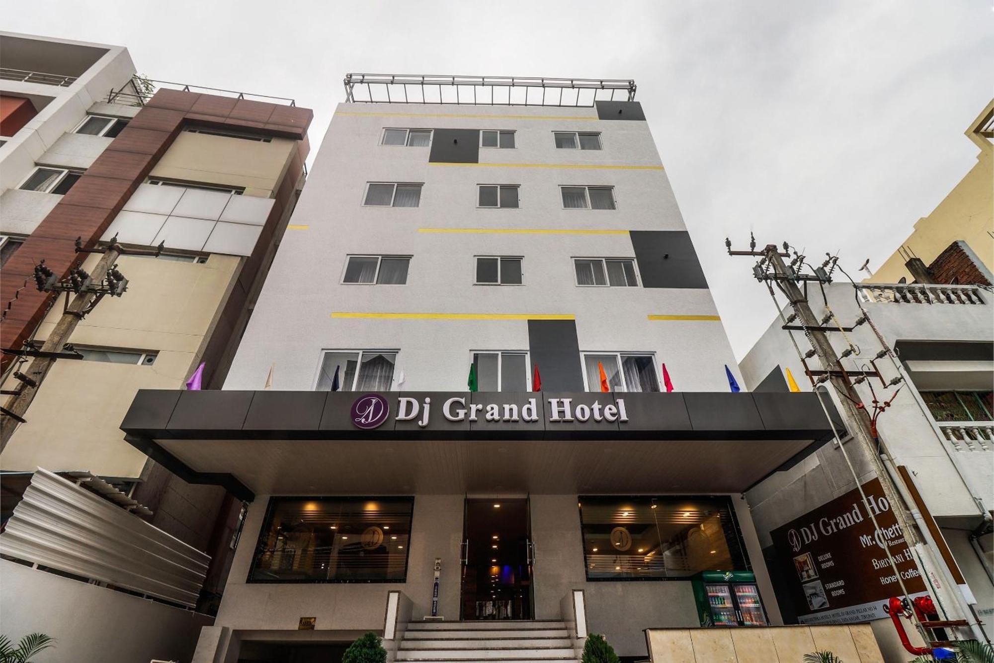 Townhouse Dj Grand Hotell Tirupati Eksteriør bilde